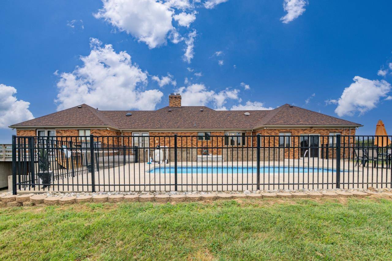 645 Thoroughbred Ln