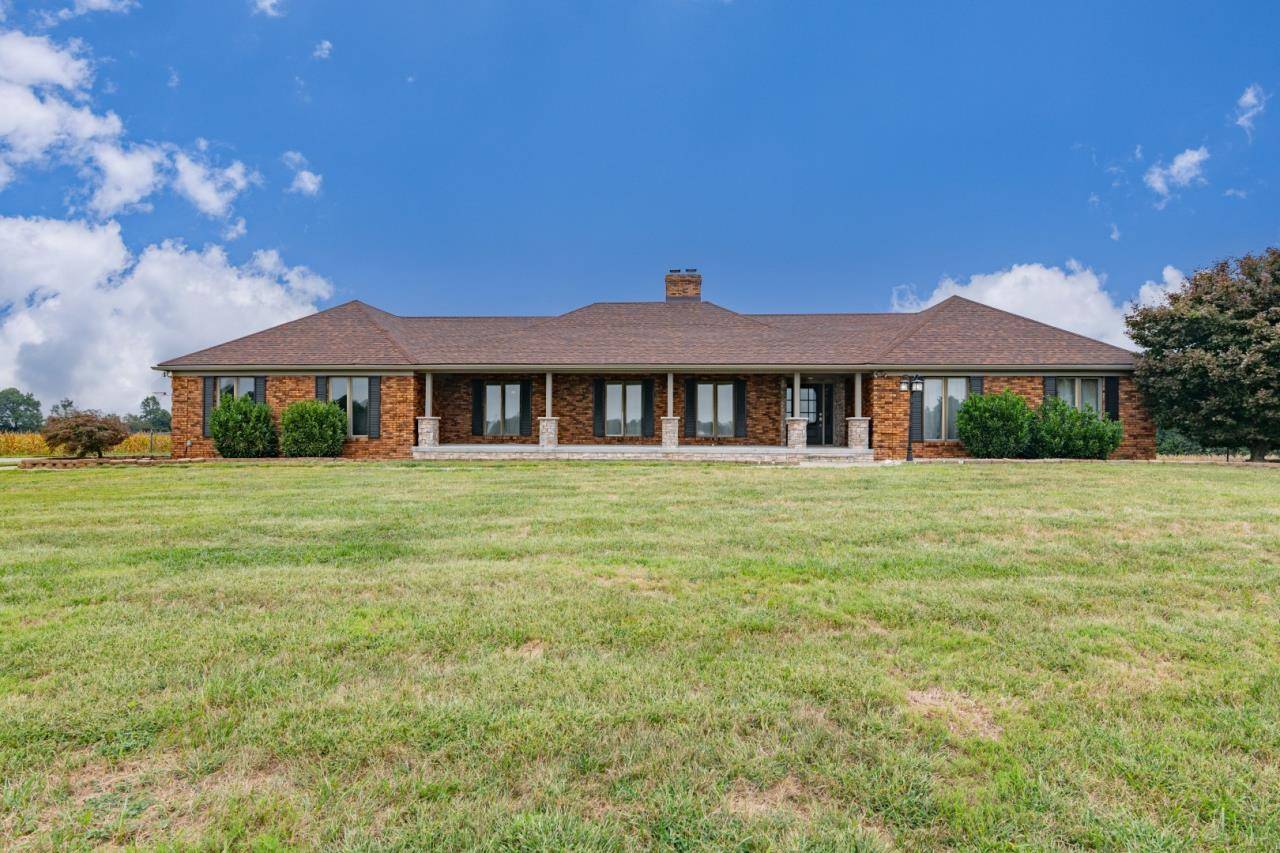 645 Thoroughbred Ln