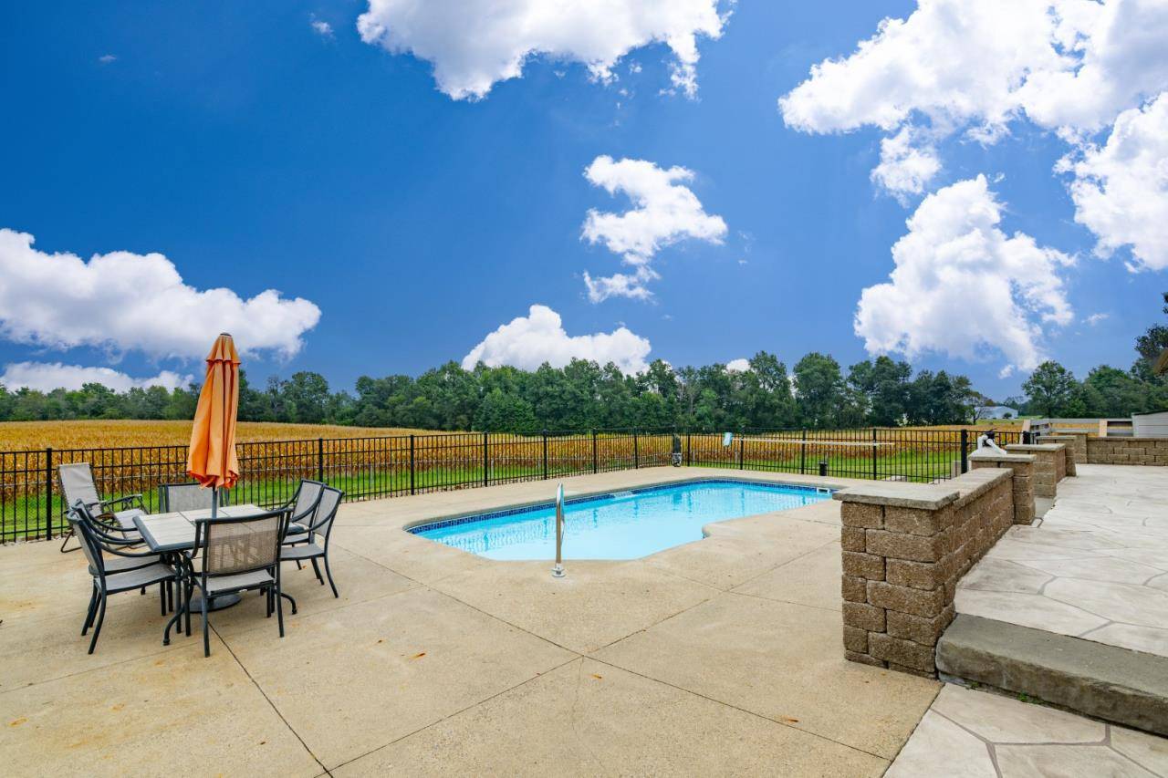 645 Thoroughbred Ln