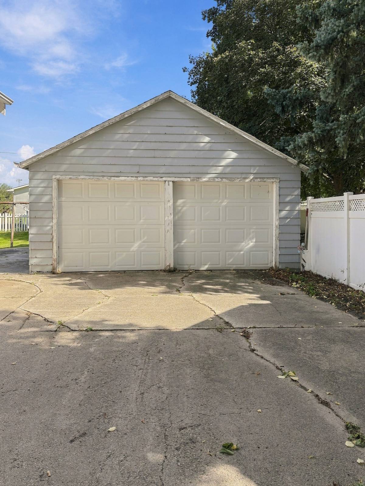 Photo 20 of 21 of home listing at 927 S 2nd street, Albion, NE 68620