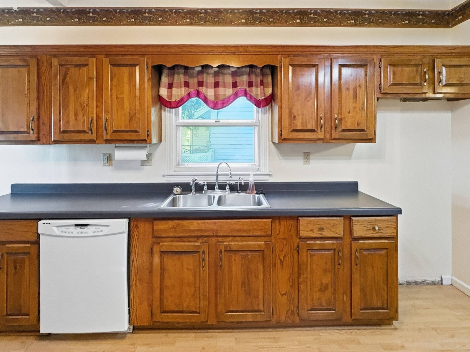 Photo 6 of 21 of home listing at 927 S 2nd street, Albion, NE 68620
