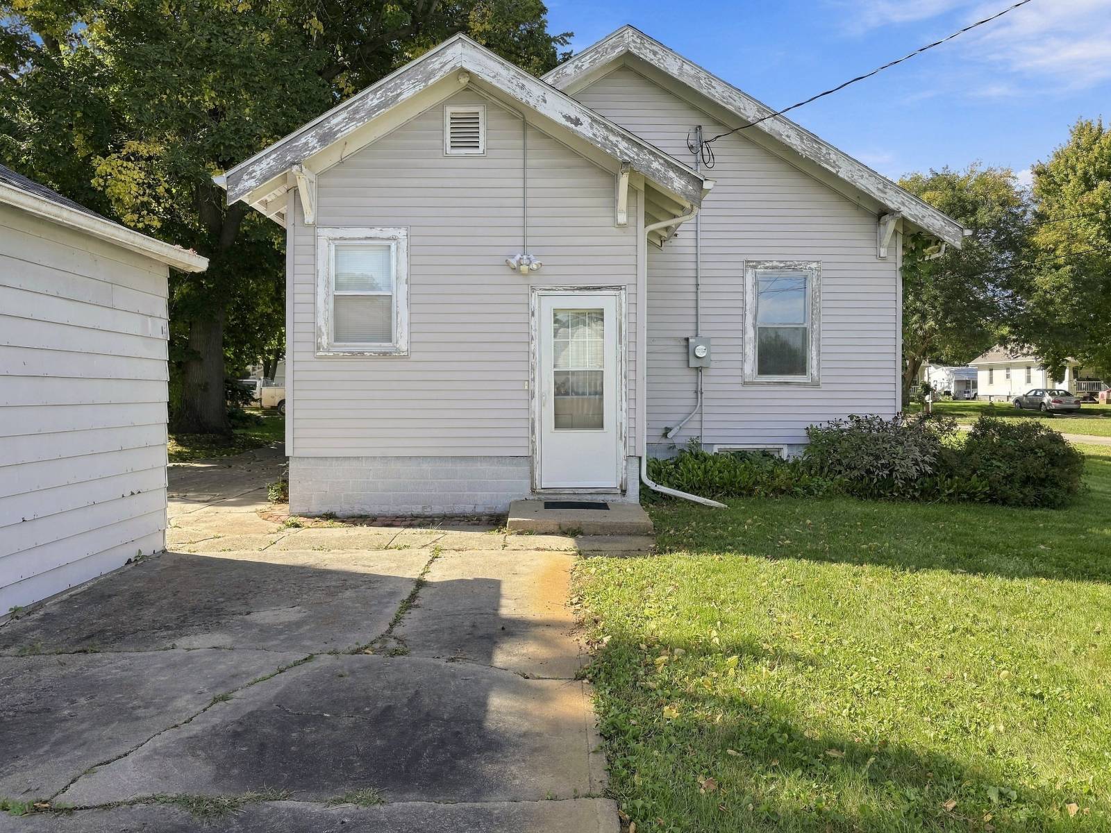 Photo 19 of 21 of home listing at 927 S 2nd street, Albion, NE 68620