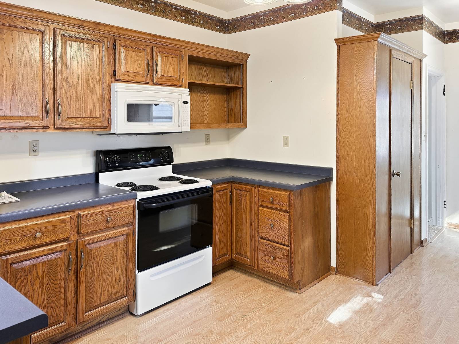 Photo 5 of 21 of home listing at 927 S 2nd street, Albion, NE 68620