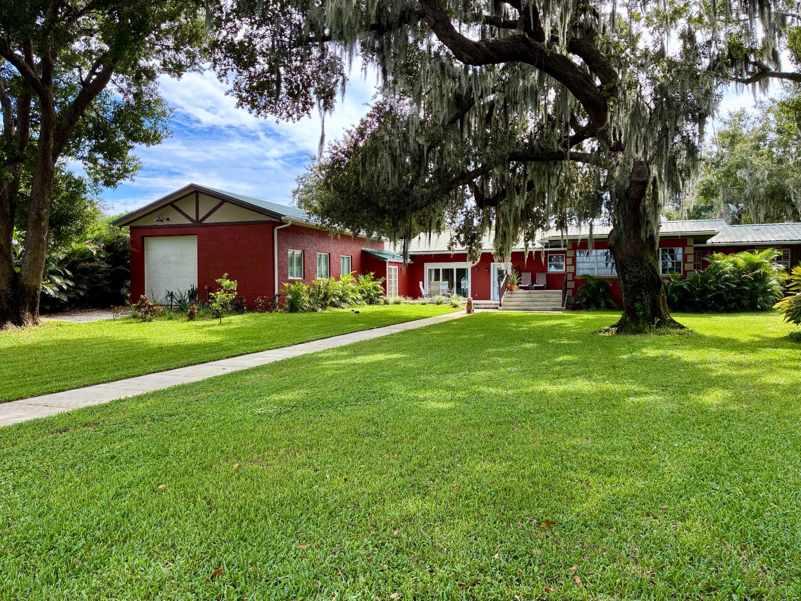 1209 Lakeview Dr, Sebring, FL 33870