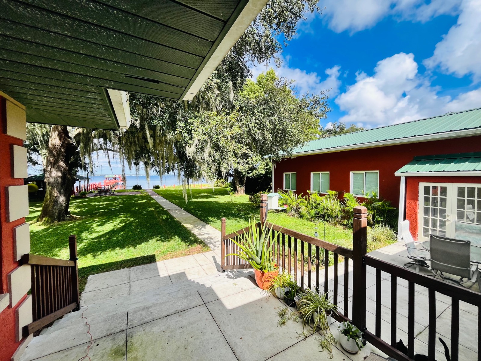 1209 Lakeview Dr, Sebring, FL 33870