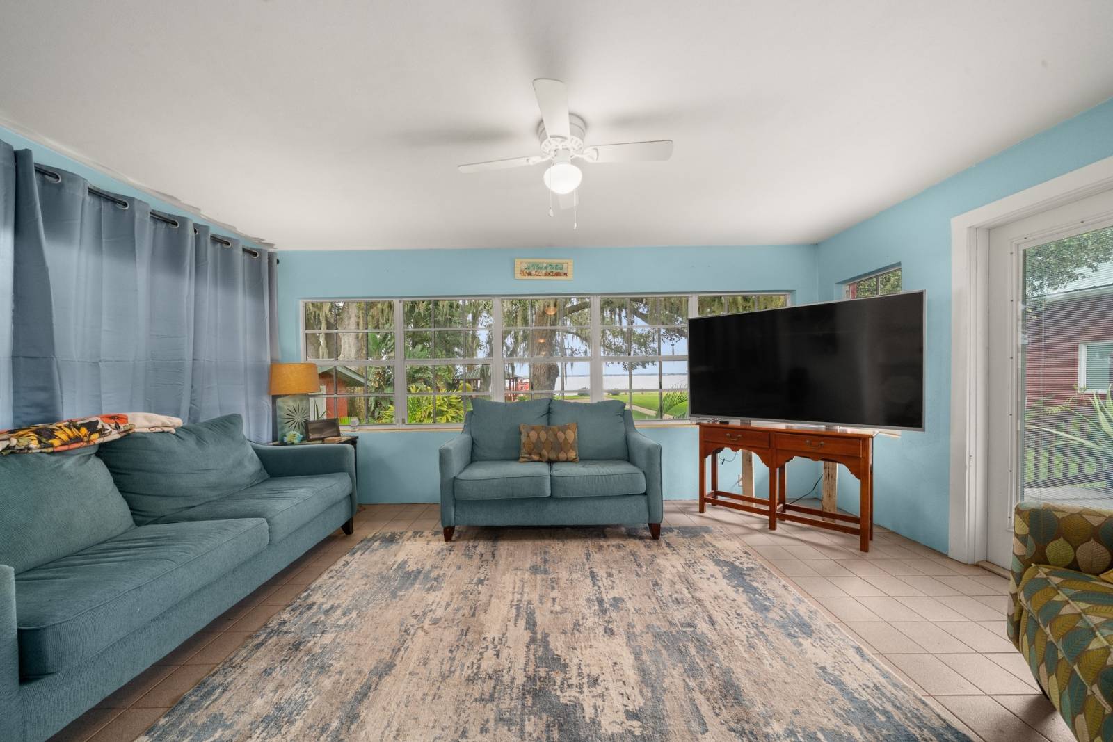 1209 Lakeview Dr, Sebring, FL 33870