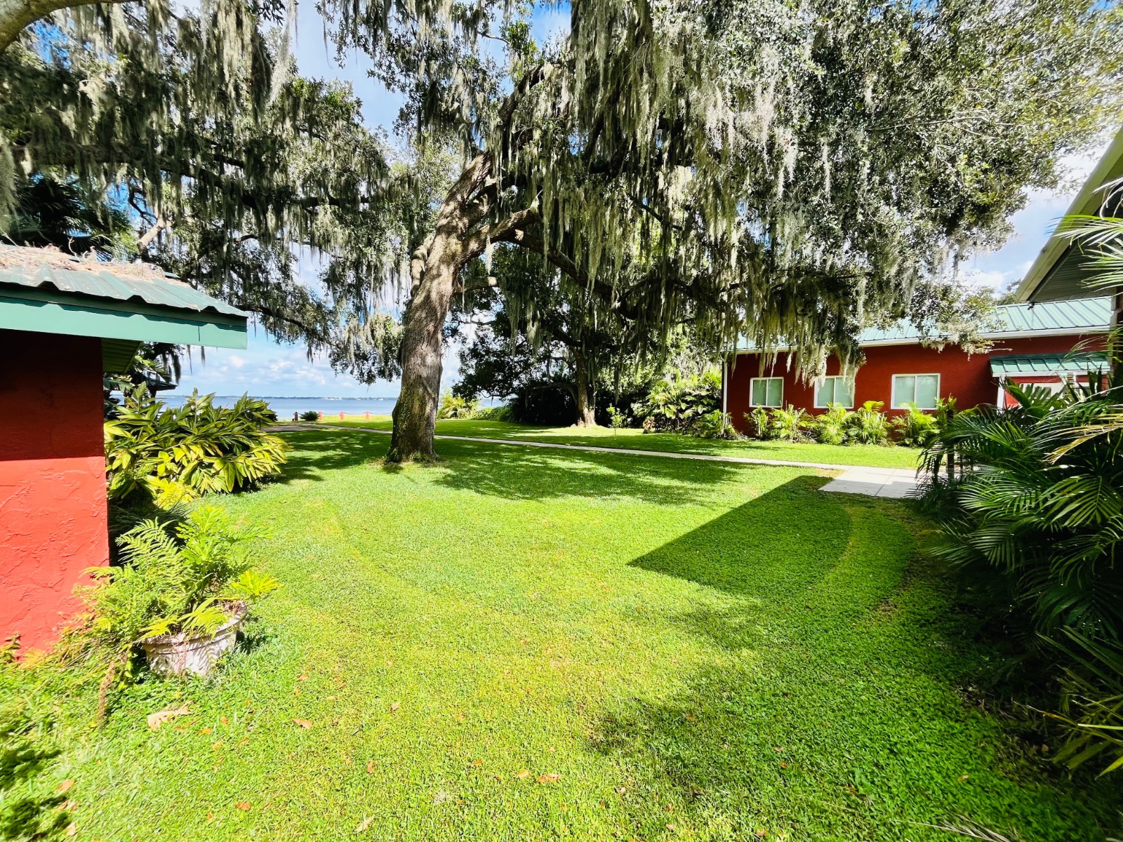 1209 Lakeview Dr, Sebring, FL 33870