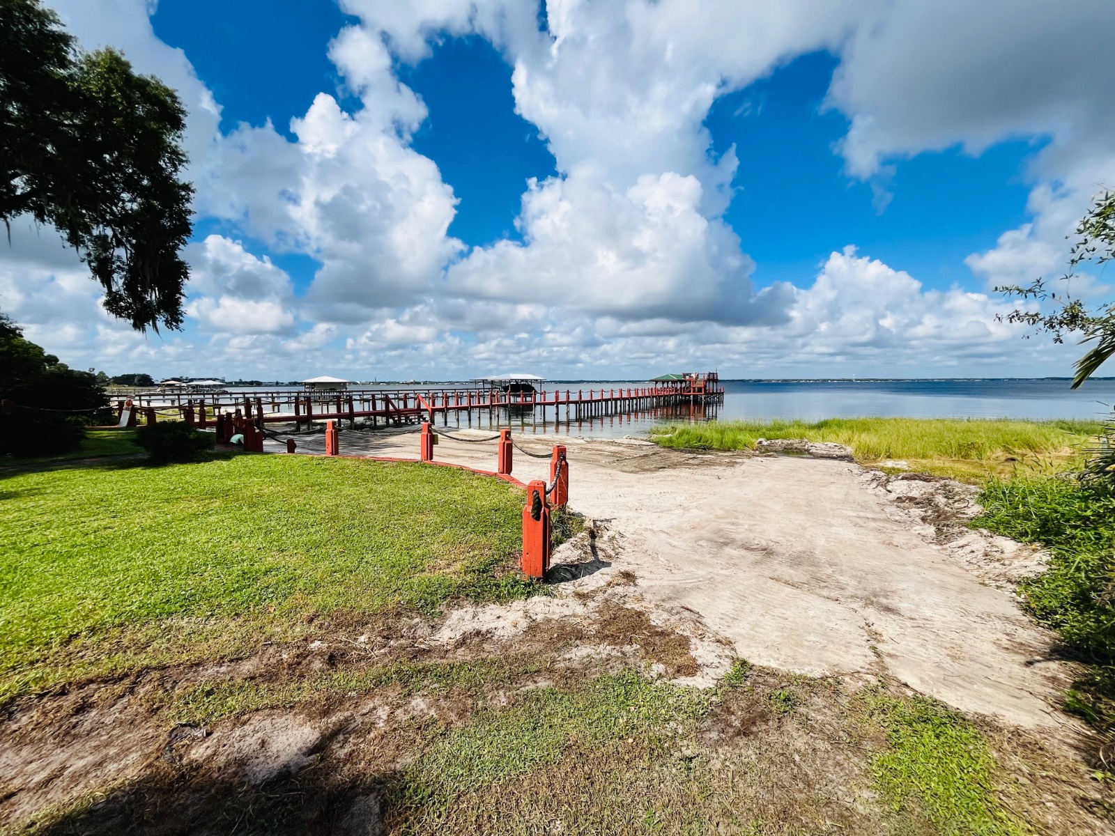 1209 Lakeview Dr, Sebring, FL 33870