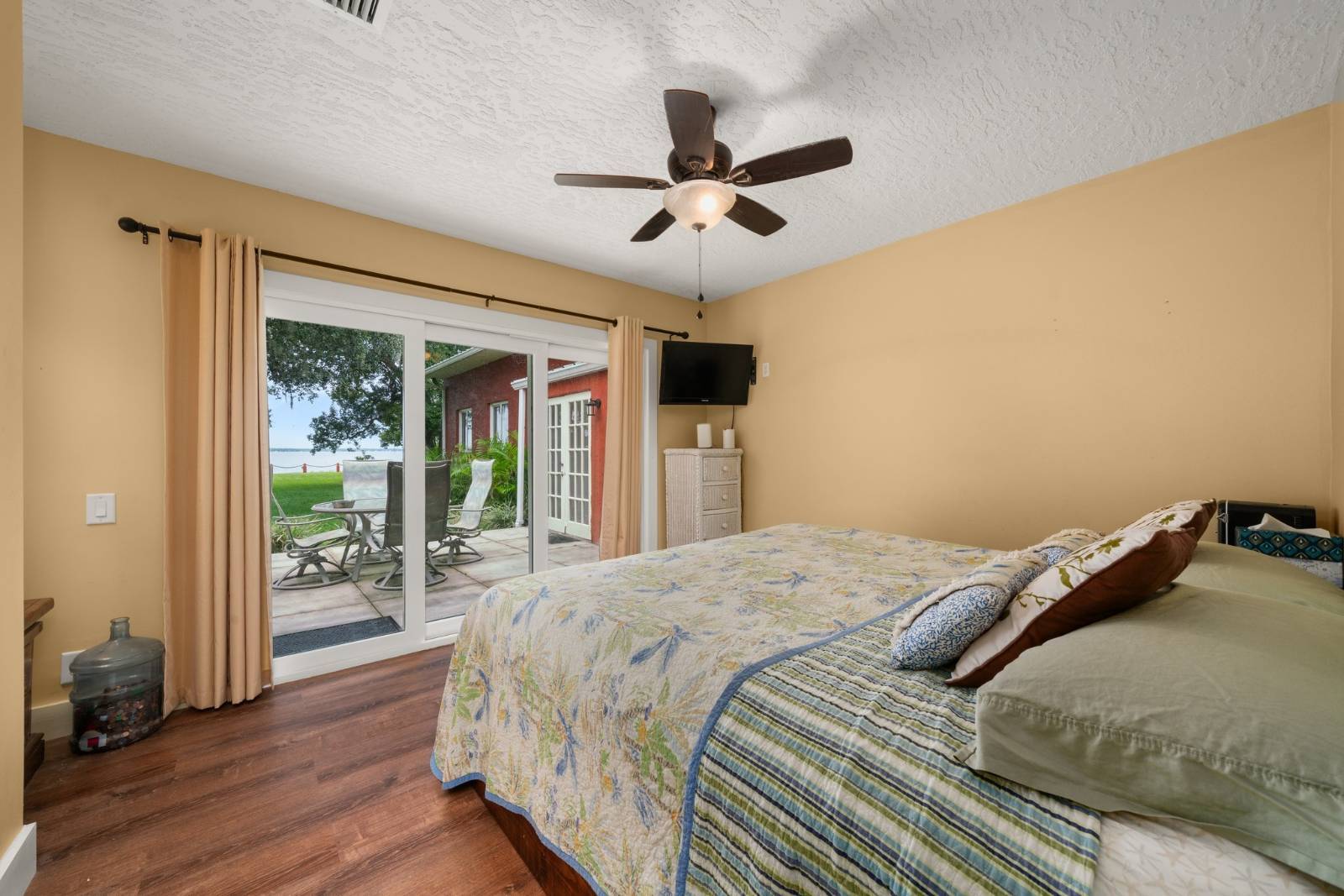 1209 Lakeview Dr, Sebring, FL 33870