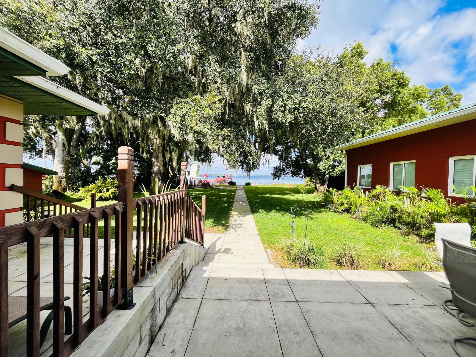1209 Lakeview Dr, Sebring, FL 33870