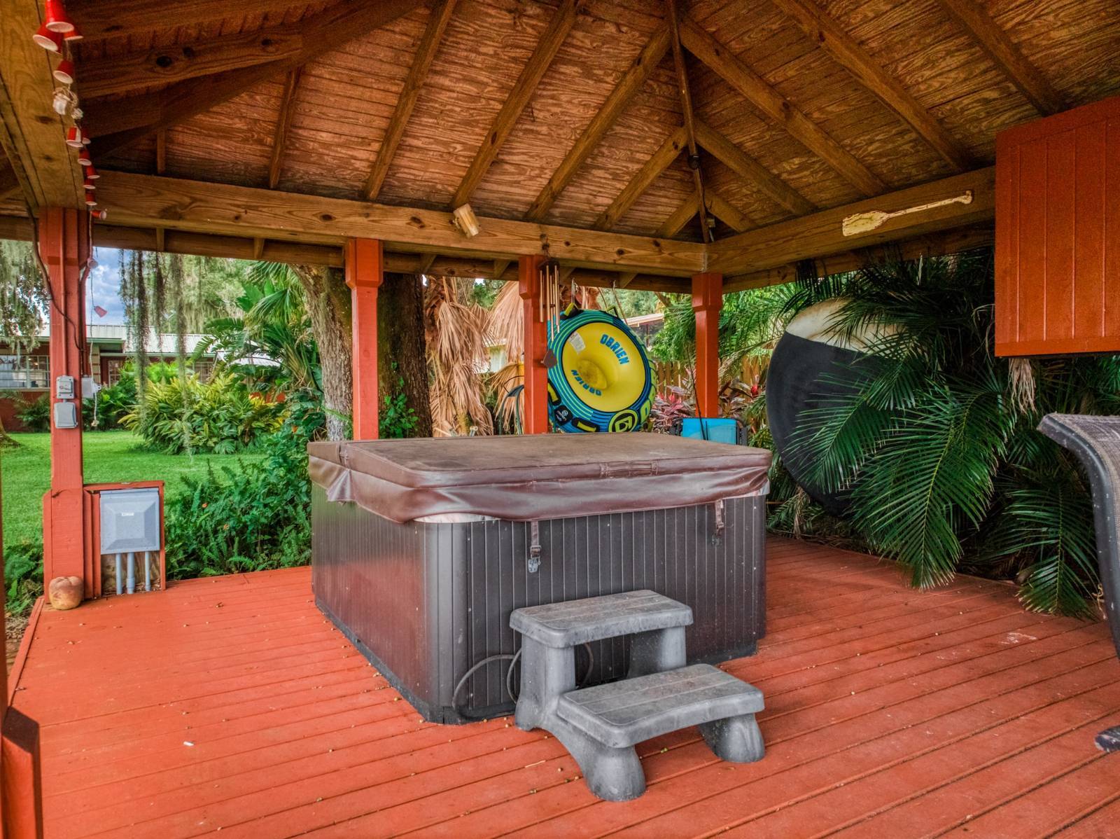 1209 Lakeview Dr, Sebring, FL 33870