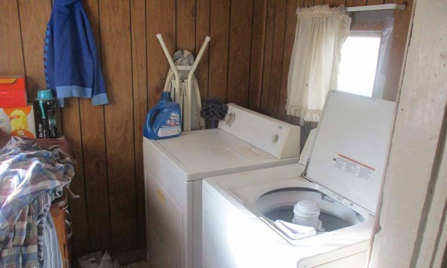 Photo 8 of 9 of home listing at 109 N Pine, Gordon, NE 69343