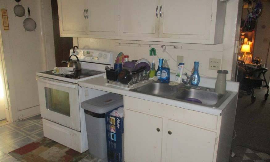 Photo 3 of 9 of home listing at 109 N Pine, Gordon, NE 69343