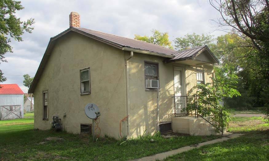 Photo 9 of 9 of home listing at 109 N Pine, Gordon, NE 69343