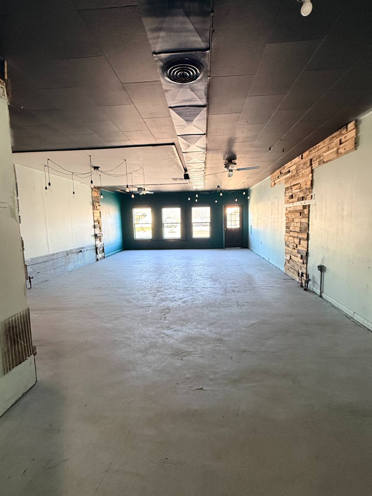 Photo 5 of 7 of commercial property listing at 615 W 3rd St, Alliance, NE 69301