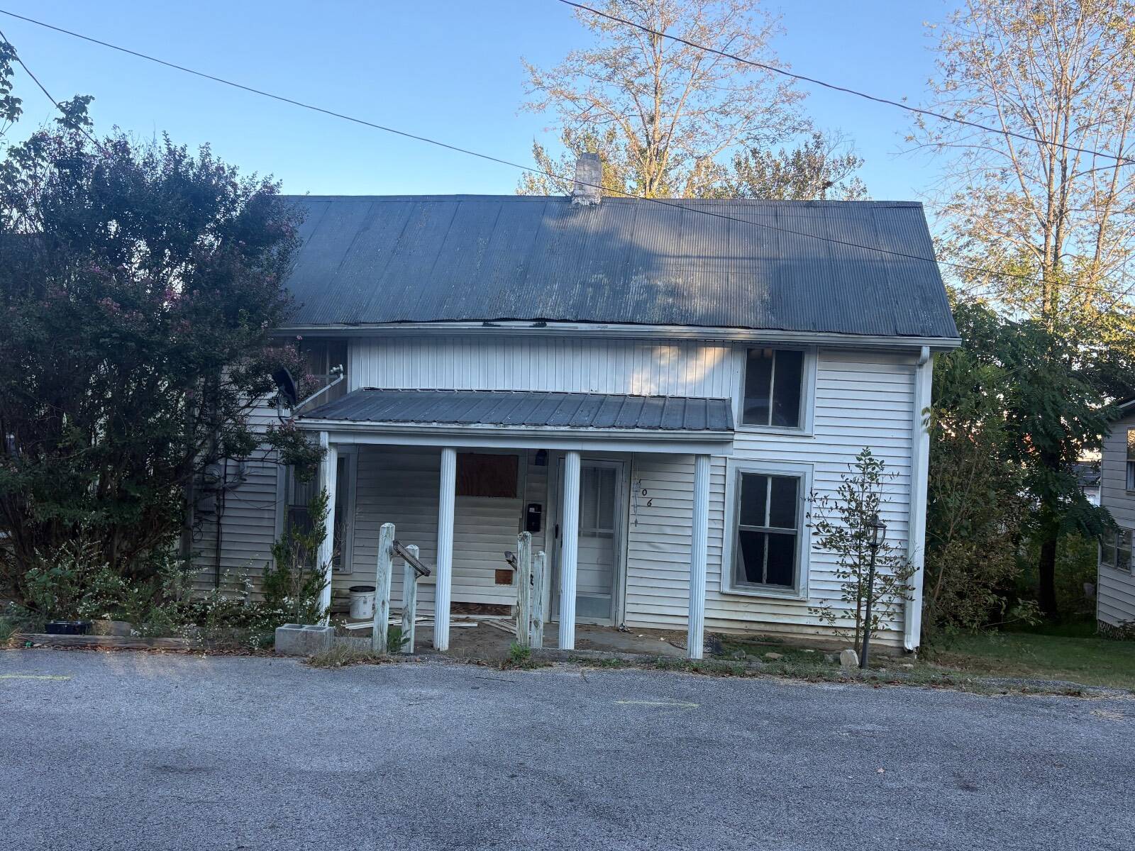 106 s second st