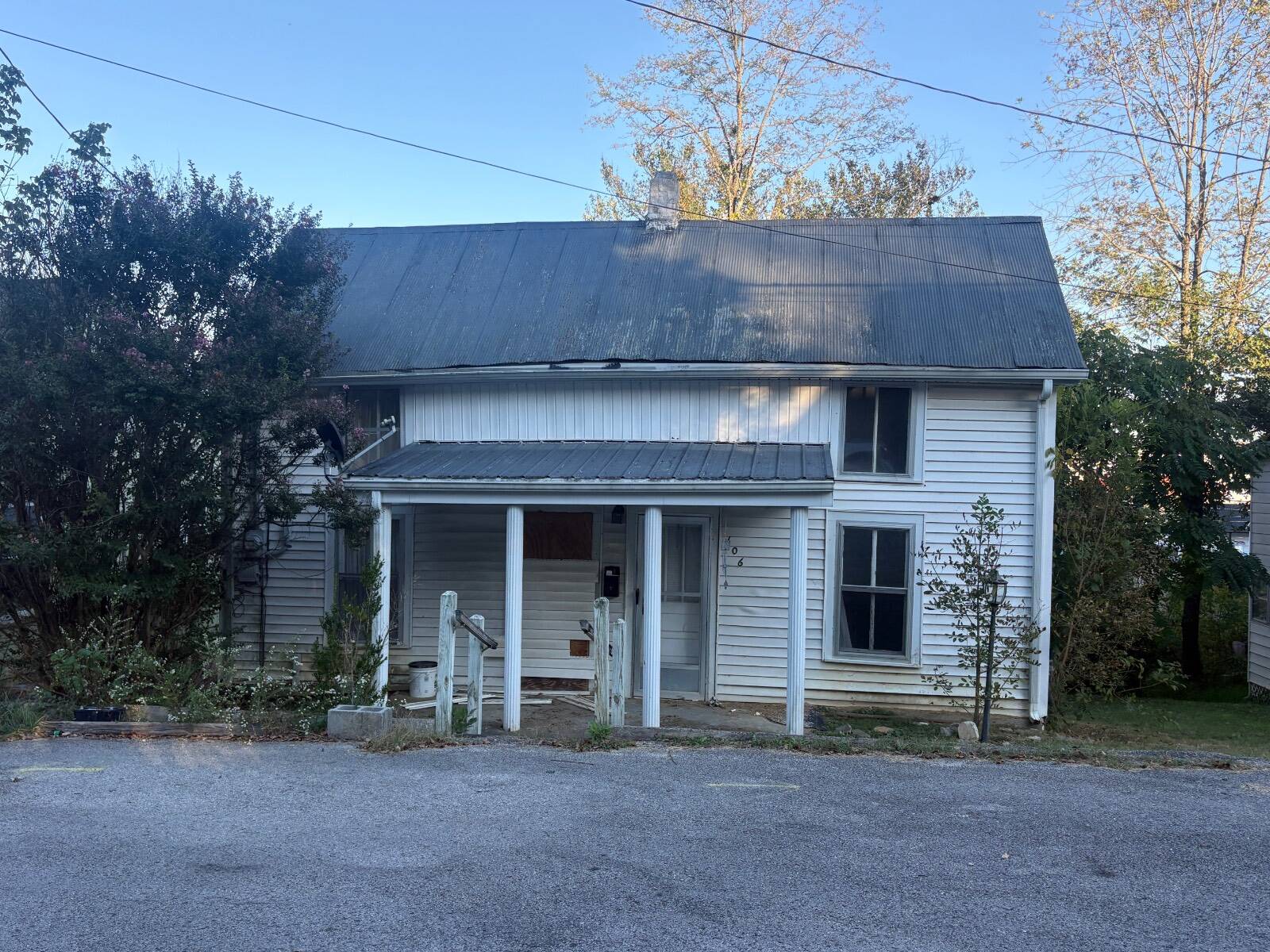 106  s second st