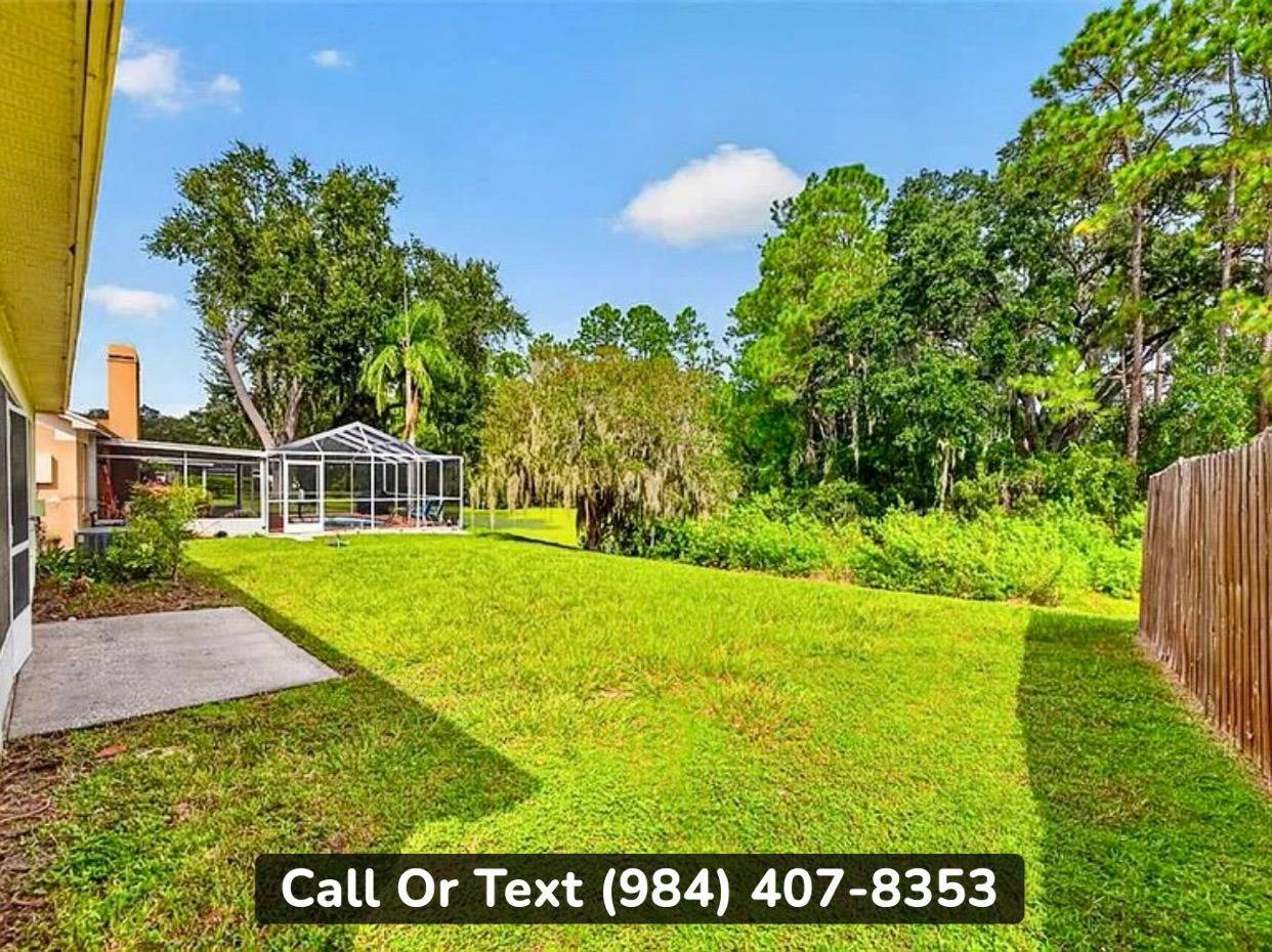 1004 Hardwood Dr, Valrico, FL 33596