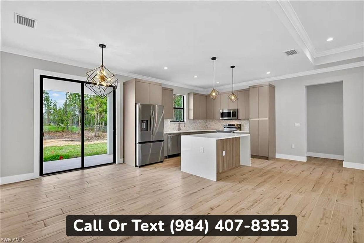 1285 47th Ave NE, Naples, FL 34120