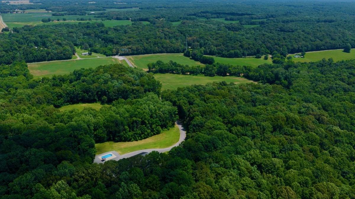 5279 State Line Road East