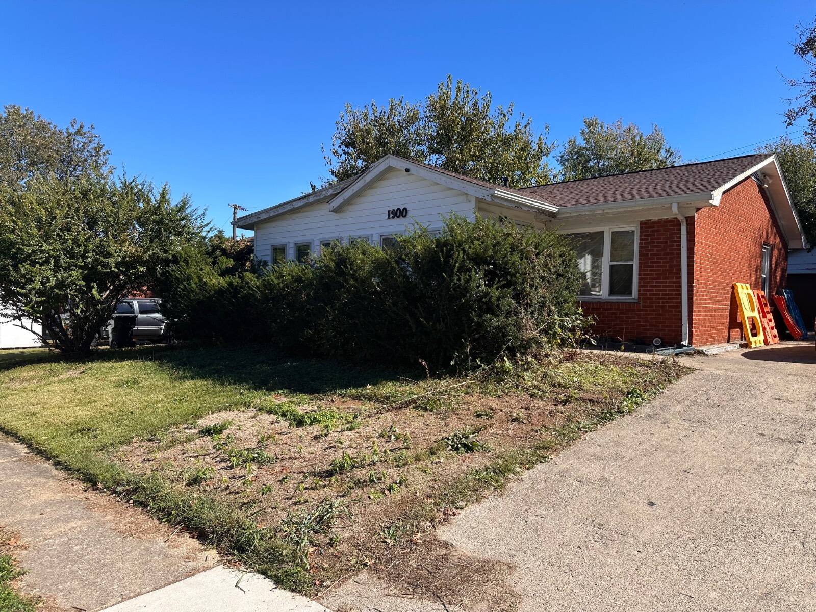 1900 Marietta Dr