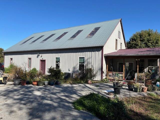 Photo 2 of 18 of farm or ranch property for sale at 2667 McElroy Pike, Lebanon, KY 40033
