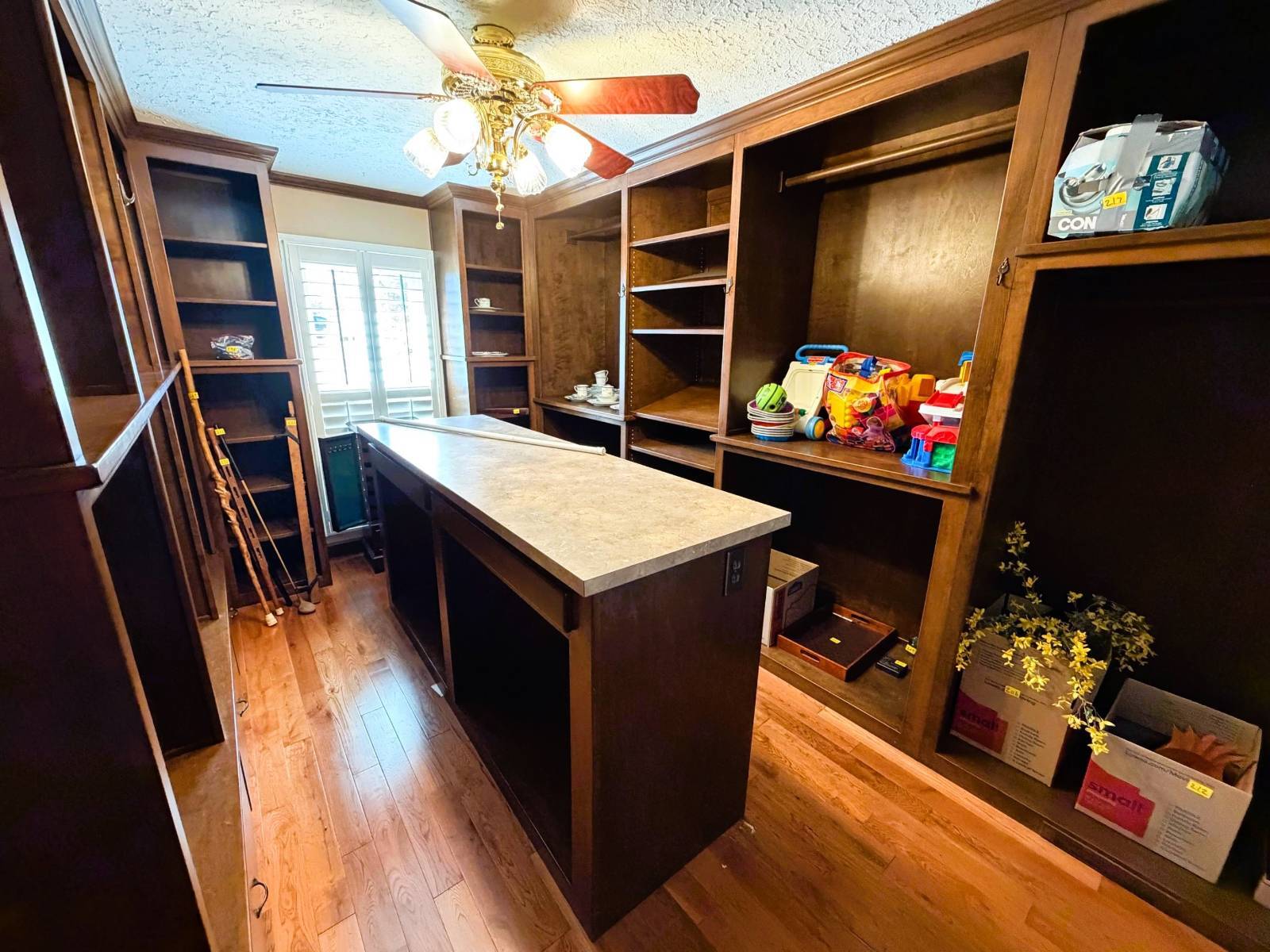 413 Lakeview Drive